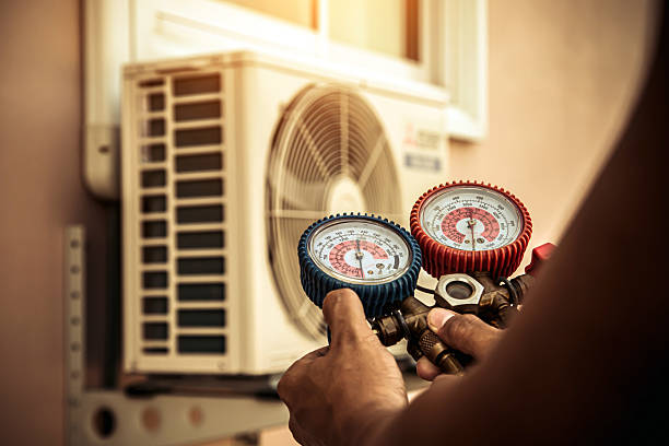 Professional Hvac technician working in Santa Fe, NM
